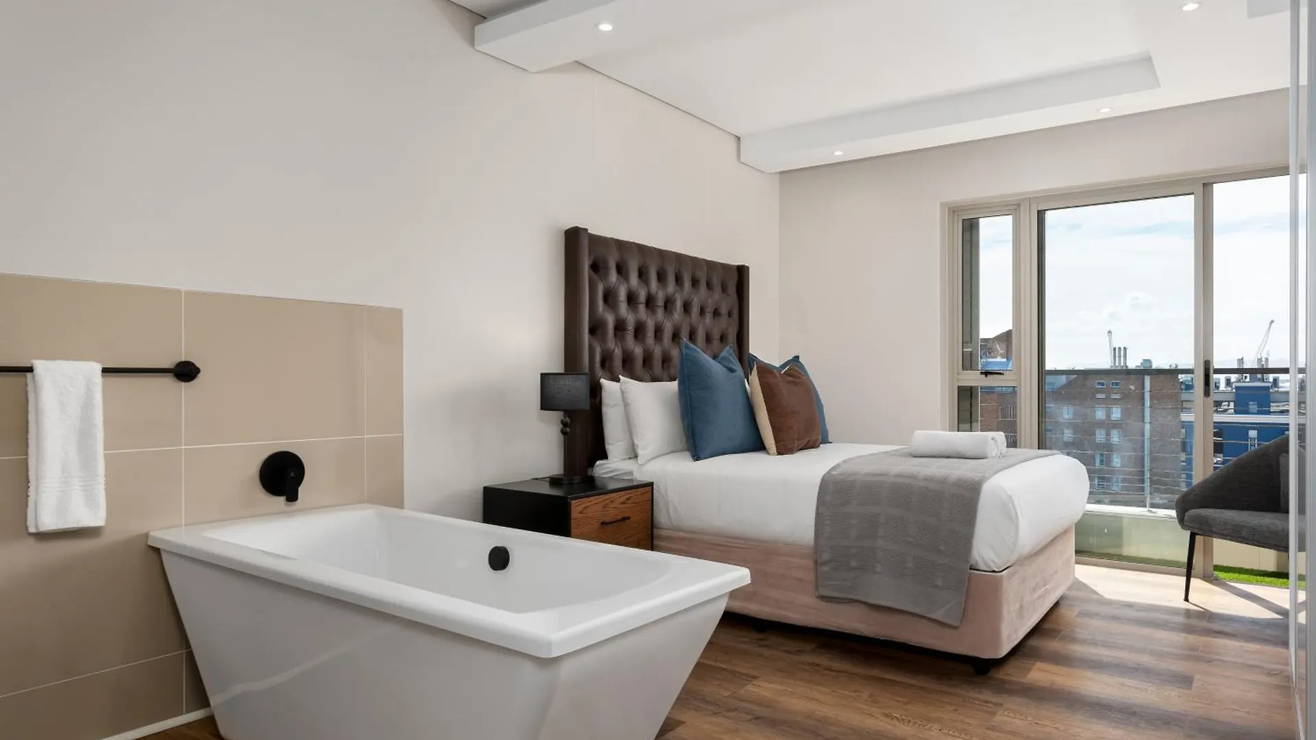 Harbour Edge Apartments