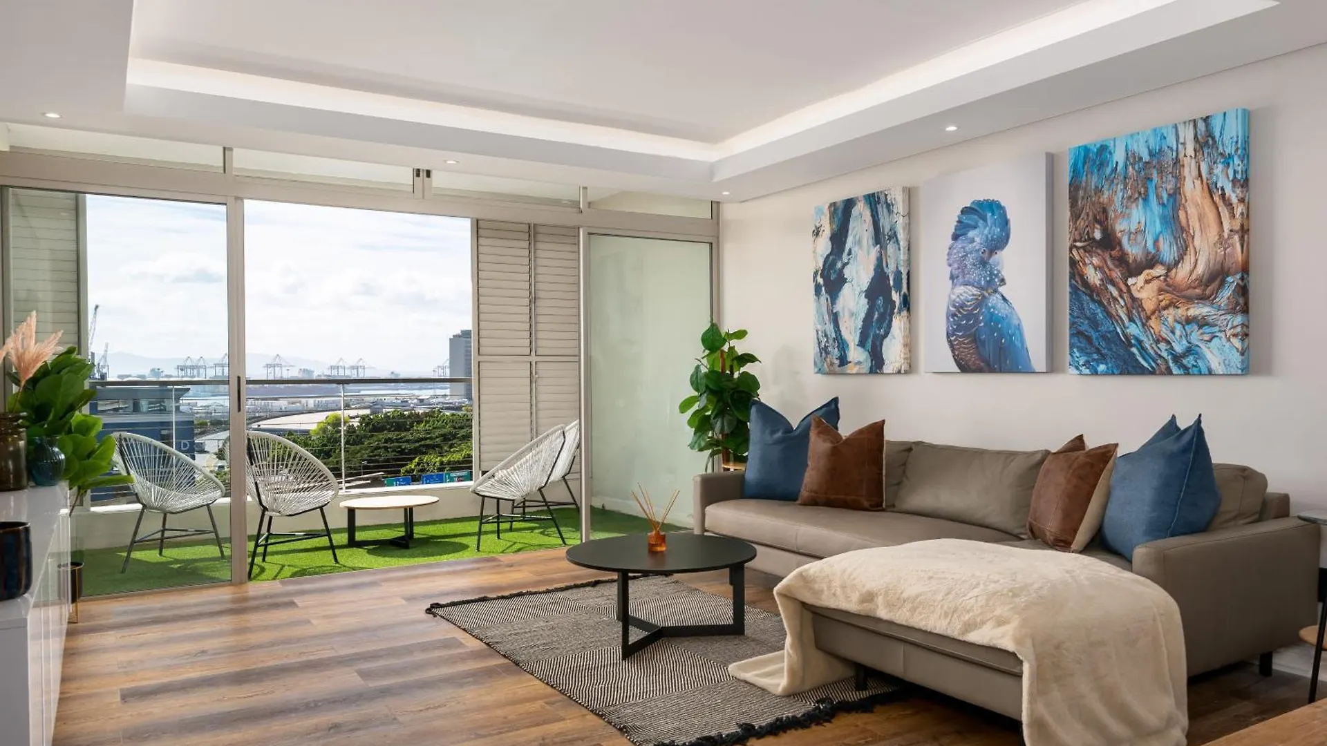 Harbour Edge Apartments